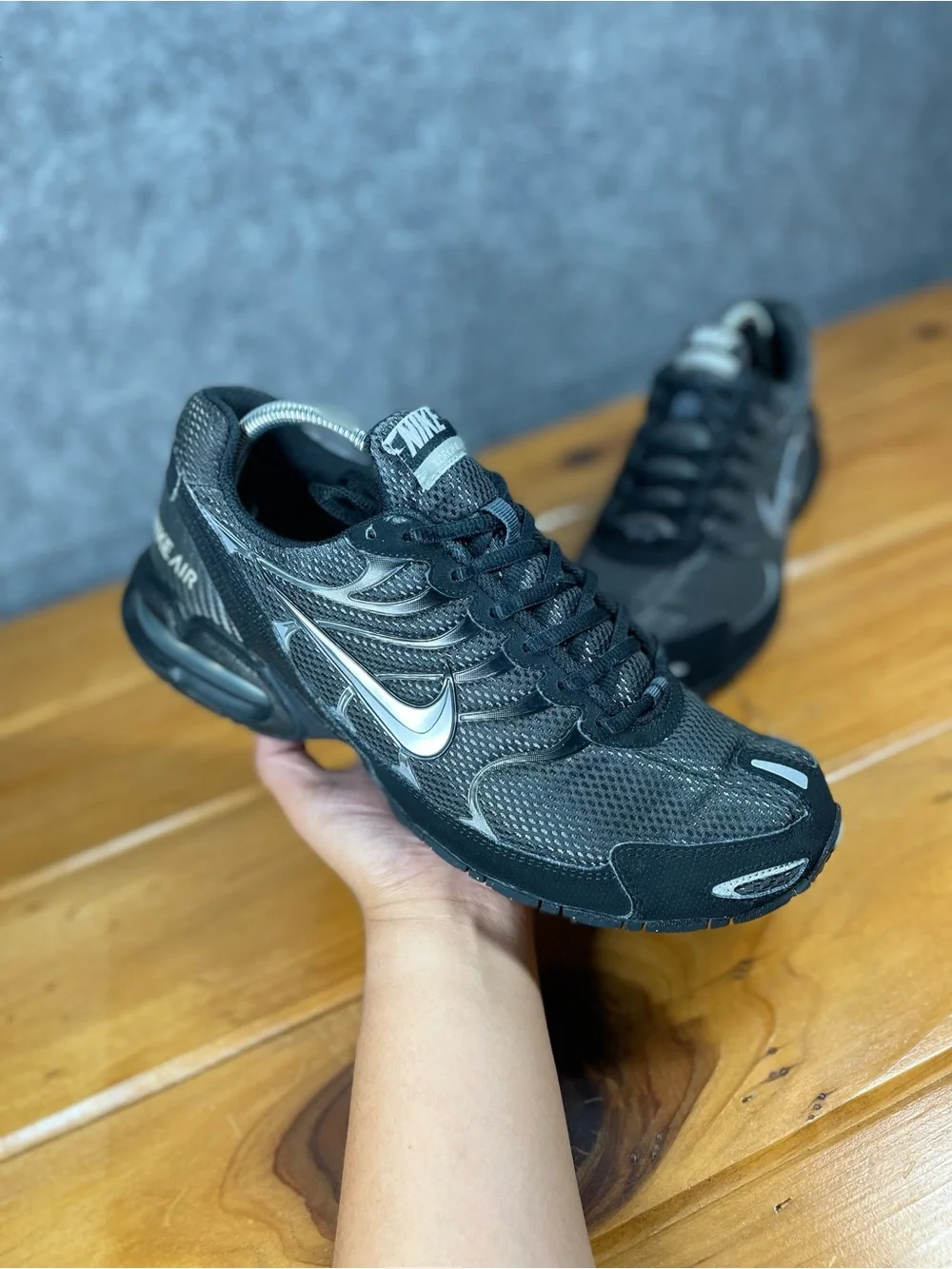 Nike Air Max Torch 4 Mens 9.5 Anthracite Black Silver Running Shoes 343846-002